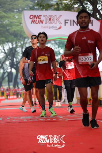Race photo from ONE RUN 10 K