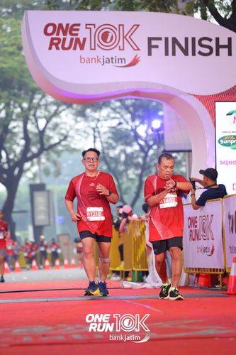 Race photo from ONE RUN 10 K
