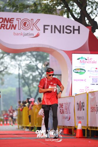 Race photo from ONE RUN 10 K