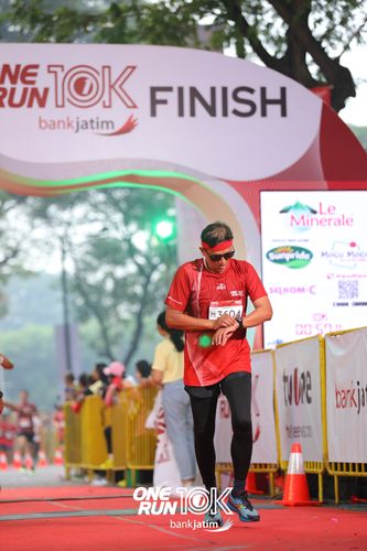 Race photo from ONE RUN 10 K
