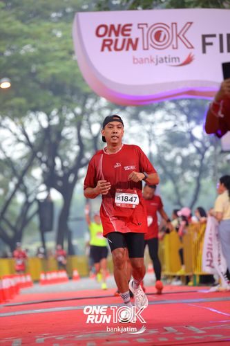 Race photo from ONE RUN 10 K