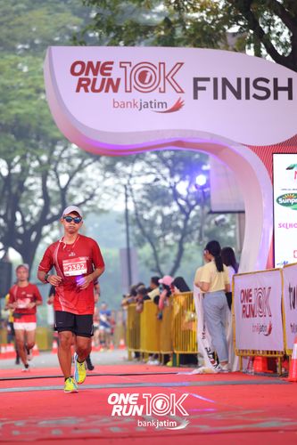 Race photo from ONE RUN 10 K