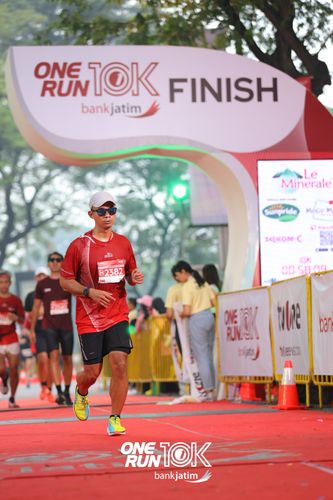 Race photo from ONE RUN 10 K