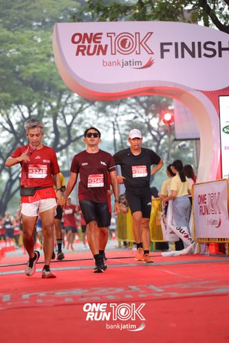 Race photo from ONE RUN 10 K
