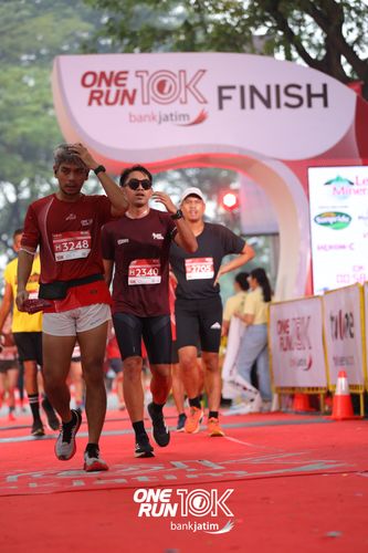 Race photo from ONE RUN 10 K
