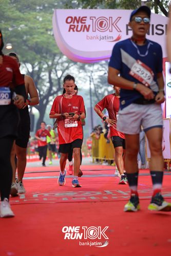 Race photo from ONE RUN 10 K