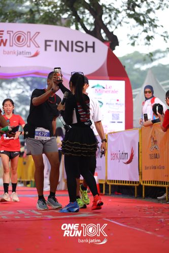 Race photo from ONE RUN 10 K