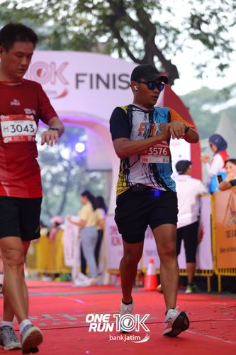 Race photo from ONE RUN 10 K