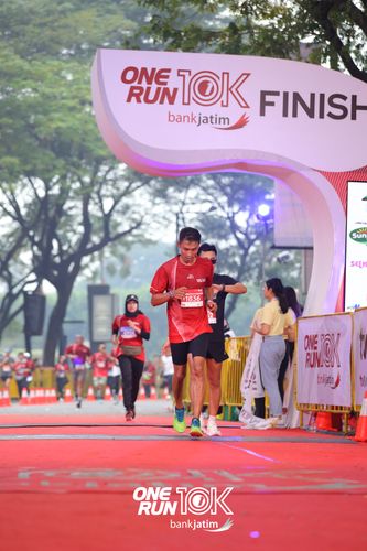 Race photo from ONE RUN 10 K