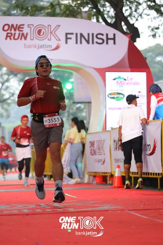 Race photo from ONE RUN 10 K