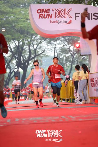 Race photo from ONE RUN 10 K