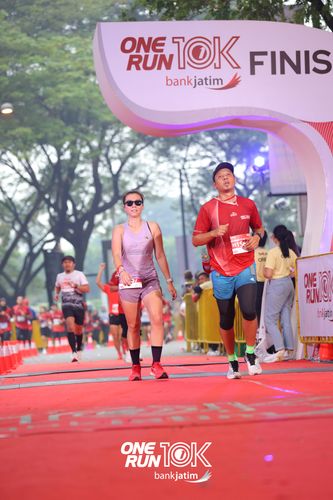 Race photo from ONE RUN 10 K