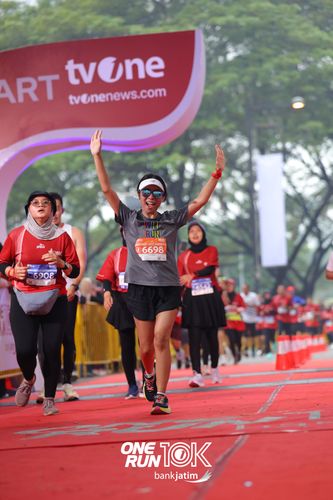 Race photo from ONE RUN 10 K