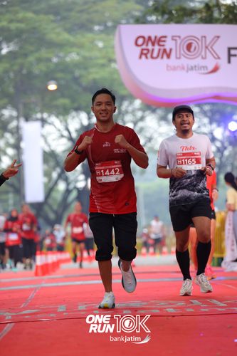 Race photo from ONE RUN 10 K