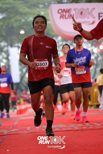 Race photo from ONE RUN 10 K
