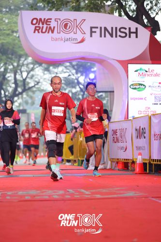 Race photo from ONE RUN 10 K
