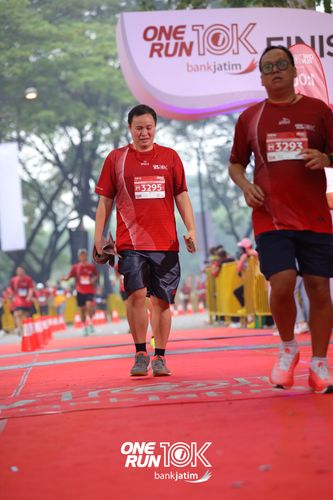 Race photo from ONE RUN 10 K
