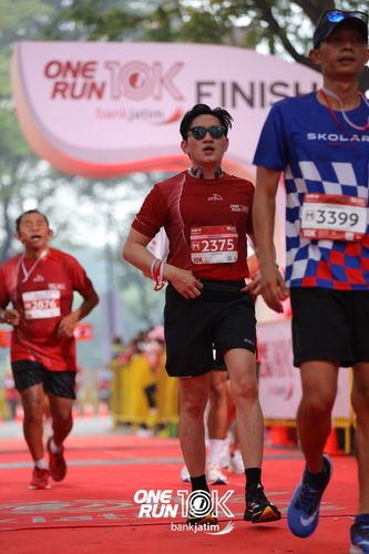 Race photo from ONE RUN 10 K