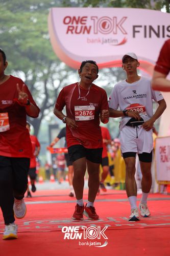 Race photo from ONE RUN 10 K
