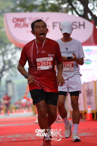 Race photo from ONE RUN 10 K