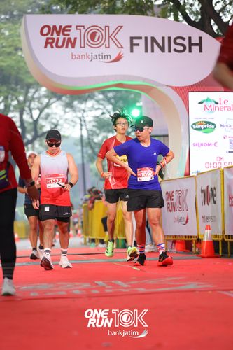 Race photo from ONE RUN 10 K