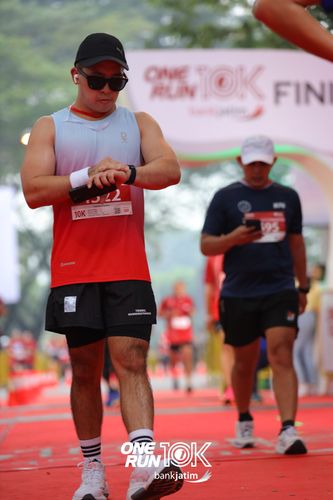 Race photo from ONE RUN 10 K