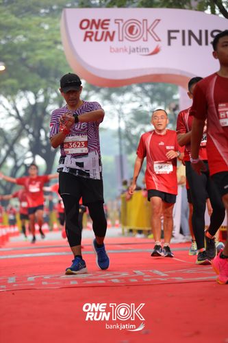 Race photo from ONE RUN 10 K