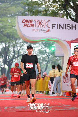 Race photo from ONE RUN 10 K