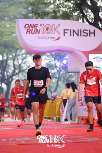 Race photo from ONE RUN 10 K