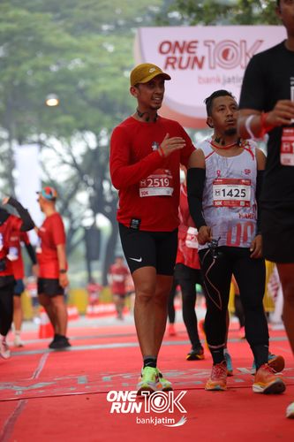 Race photo from ONE RUN 10 K