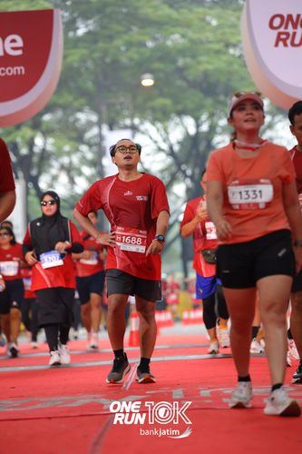 Race photo from ONE RUN 10 K