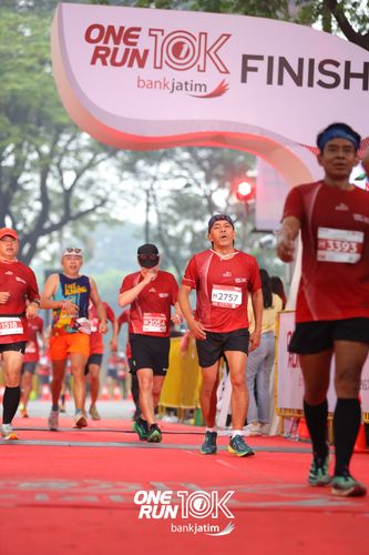 Race photo from ONE RUN 10 K