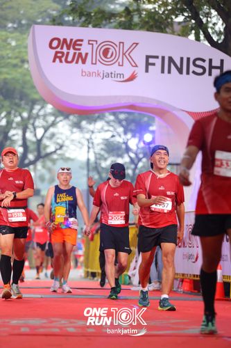 Race photo from ONE RUN 10 K