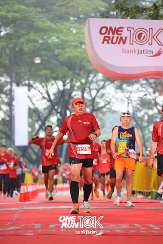 Race photo from ONE RUN 10 K