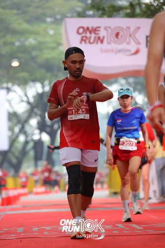 Race photo from ONE RUN 10 K