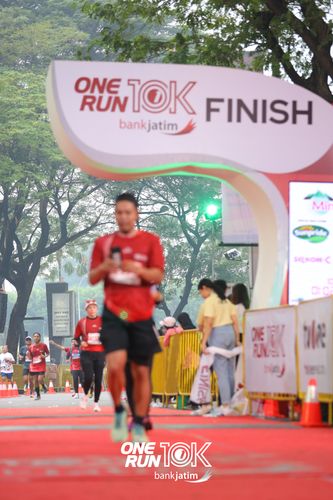Race photo from ONE RUN 10 K