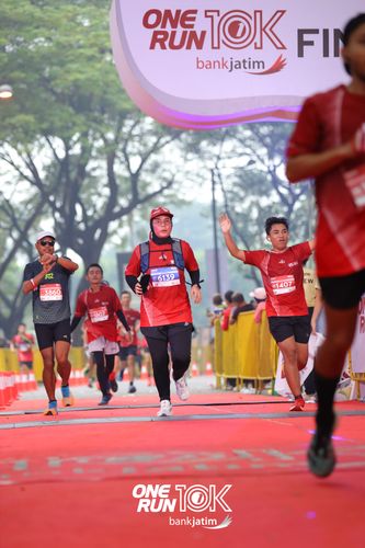 Race photo from ONE RUN 10 K