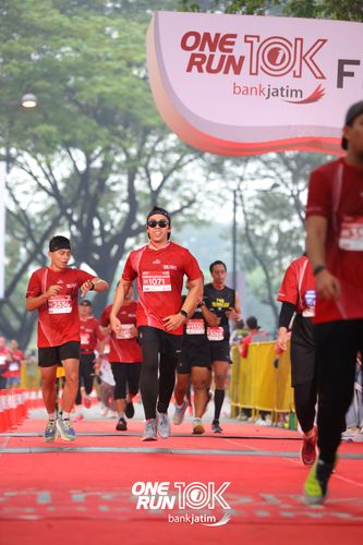 Race photo from ONE RUN 10 K