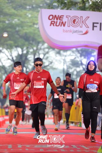 Race photo from ONE RUN 10 K
