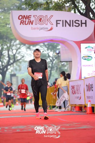 Race photo from ONE RUN 10 K