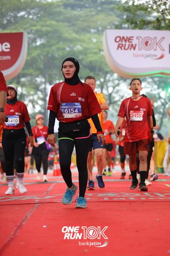 Race photo from ONE RUN 10 K