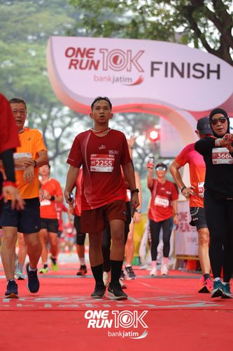 Race photo from ONE RUN 10 K