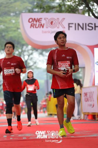 Race photo from ONE RUN 10 K