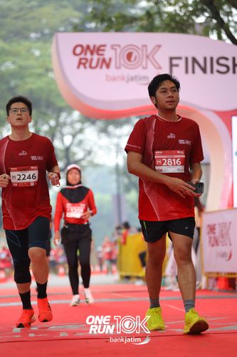 Race photo from ONE RUN 10 K
