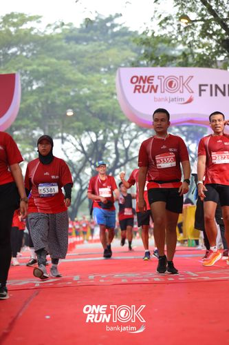 Race photo from ONE RUN 10 K