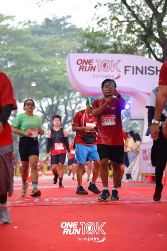 Race photo from ONE RUN 10 K