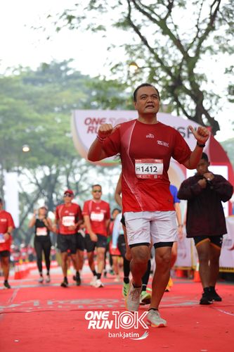 Race photo from ONE RUN 10 K