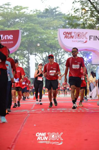 Race photo from ONE RUN 10 K