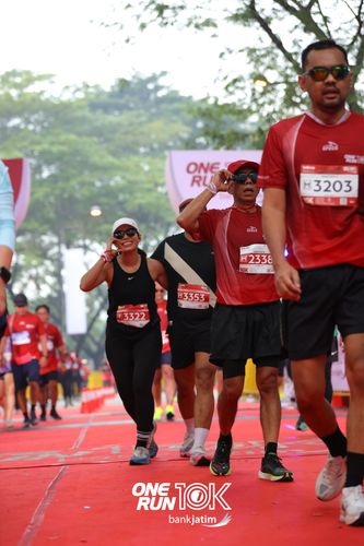 Race photo from ONE RUN 10 K
