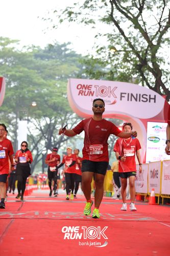 Race photo from ONE RUN 10 K
